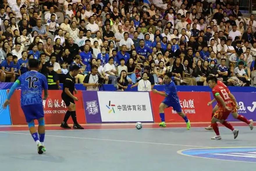越位判罚到底怎么算？从划线原理到半自动技术的球迷观赛指南
